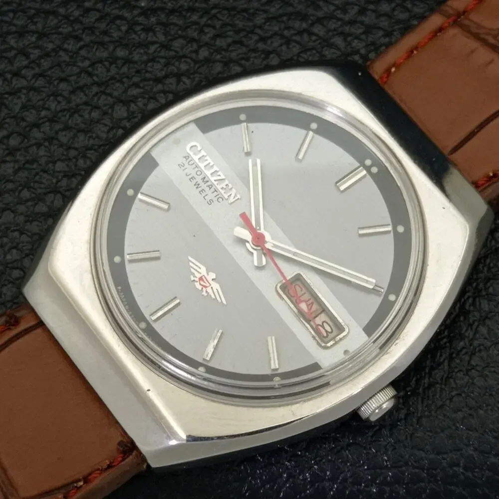 Vintage 1980 Citizen Automatic Mens Silver Watch W/daydate & Gray accents